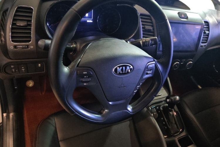 Used Kia K3 2016 1.6L Automatic GLS Steering Wheel