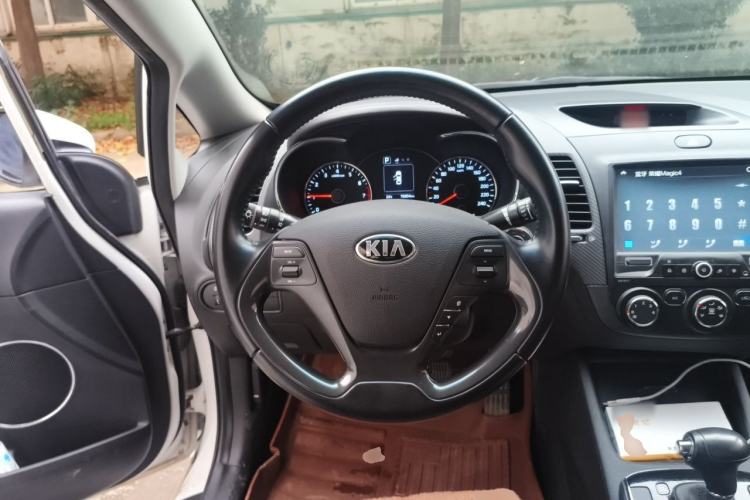 Used Kia K3 2016 1.6L Automatic GLS Steering Wheel