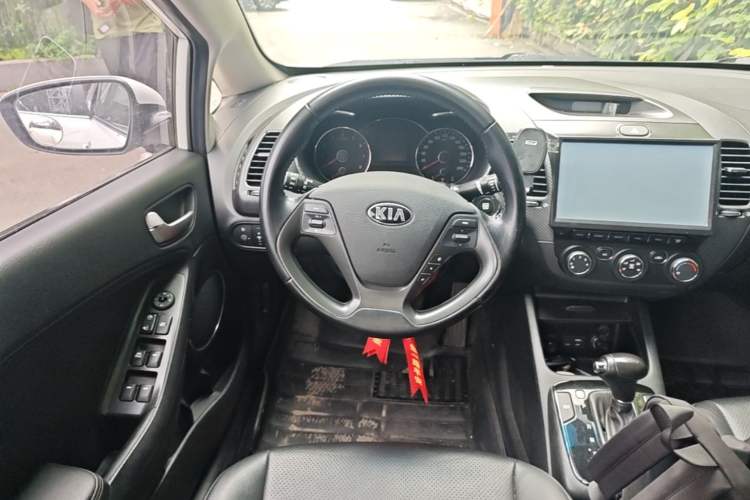 Used Kia K3 2016 1.6L Automatic GLS Steering Wheel