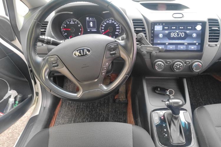 Used Kia K3 2016 1.6L Automatic GLS Steering Wheel