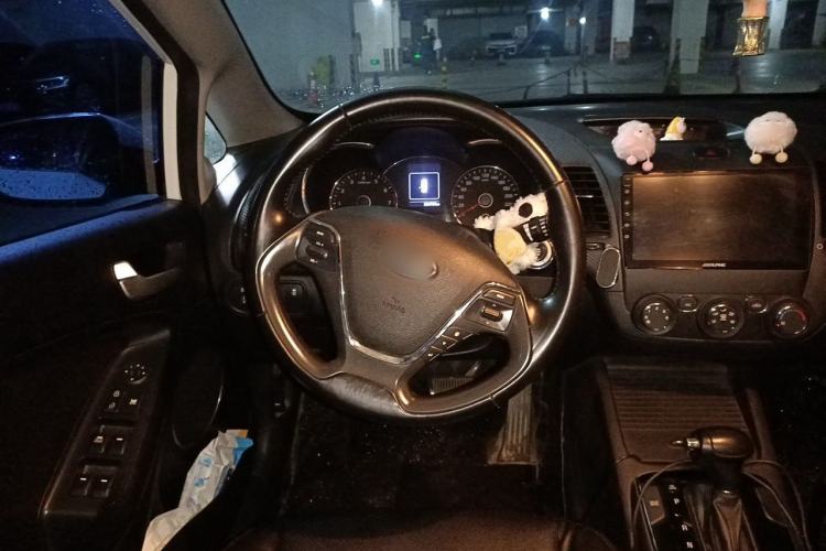Used Kia K3 2016 1.6L Automatic GLS Steering Wheel