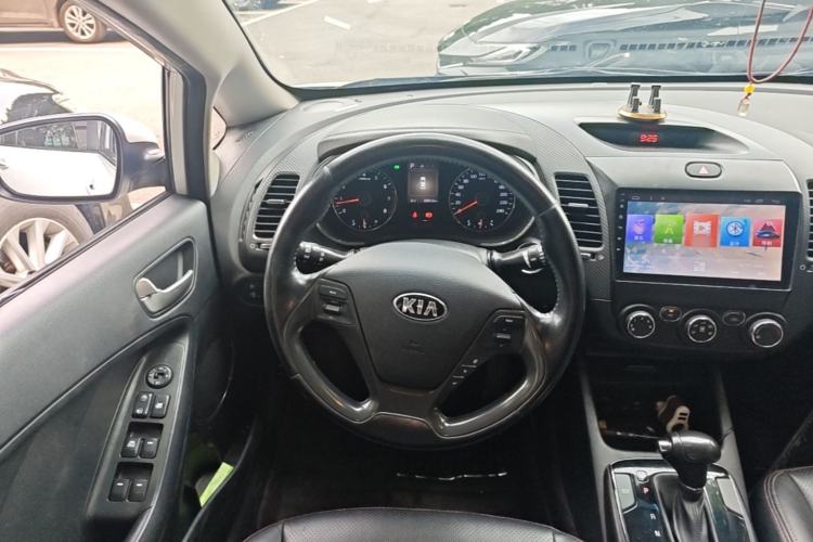 Used Kia K3 2016 1.6L Automatic GLS Steering Wheel