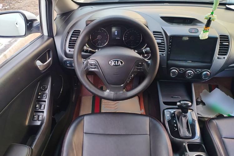 Used Kia K3 2016 1.6L Automatic GLS Steering Wheel