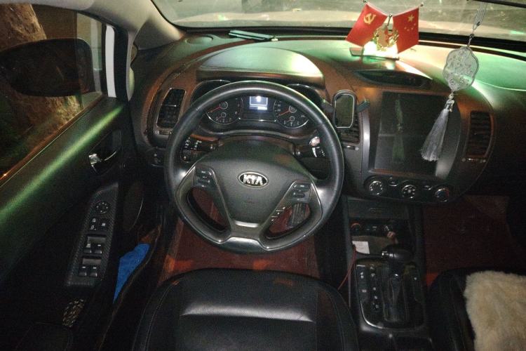 Used Kia K3 2016 1.6L Automatic GLS Steering Wheel