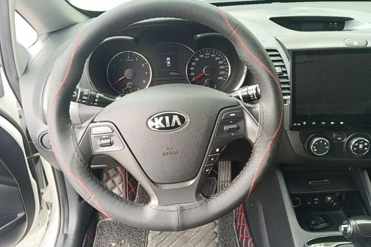 Used Kia K3 2016 1.6L Automatic GLS Steering Wheel