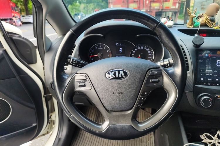 Used Kia K3 2016 1.6L Automatic GLS Steering Wheel