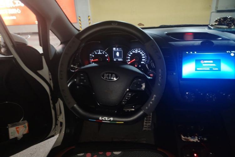 Used Kia K3 2016 1.4T Automatic GLS Steering Wheel