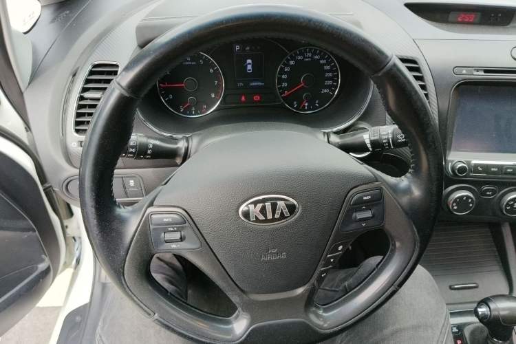 Used Kia K3 2016 1.6L Automatic GLS Steering Wheel