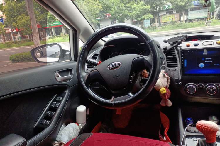Used Kia K3 2016 1.6L Automatic GLS Steering Wheel