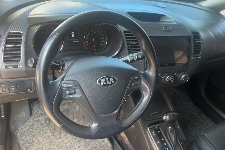Used Kia K3 2016 1.6L Automatic GLS Steering Wheel