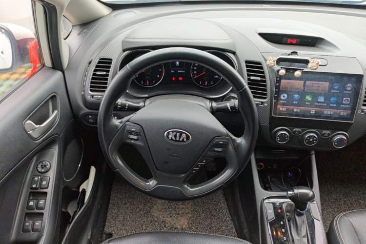 Used Kia K3 2016 1.6L Automatic GLS Steering Wheel
