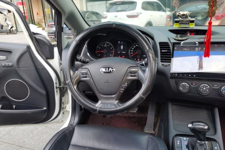 Used Kia K3 2016 1.6L Automatic GLS Steering Wheel
