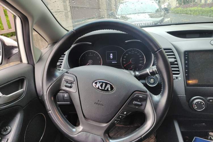 Used Kia K3 2016 1.6L Automatic GLS Steering Wheel