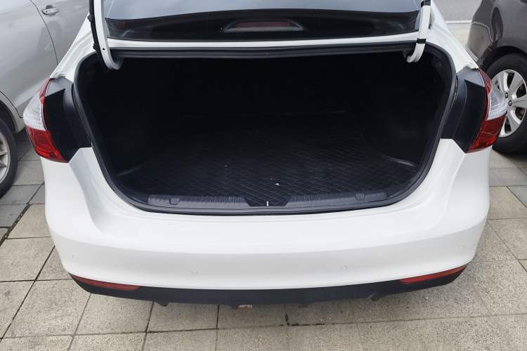 Used Kia K3 2016 1.6L Automatic GLS Trunk
