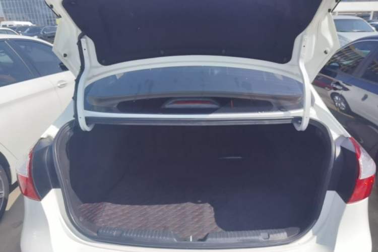 Used Kia K3 2016 1.6L Automatic GLS Trunk