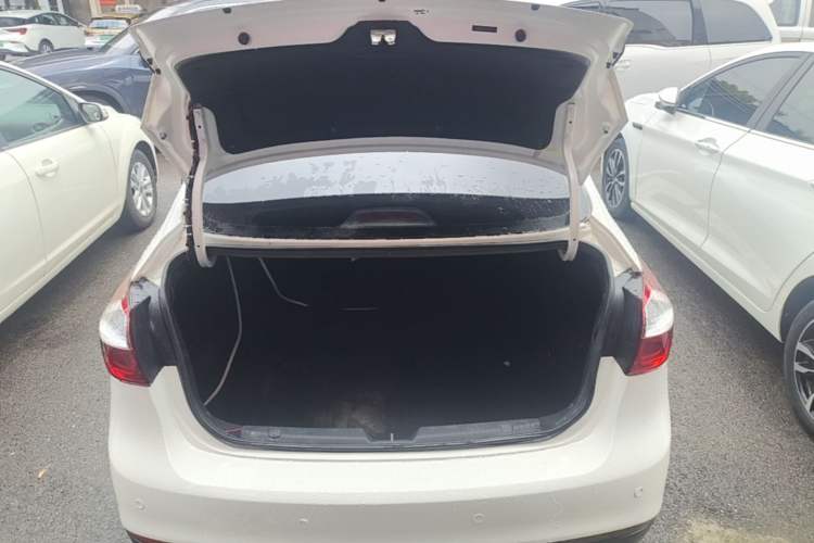 Used Kia K3 2016 1.6L Automatic with Sunroof Trunk