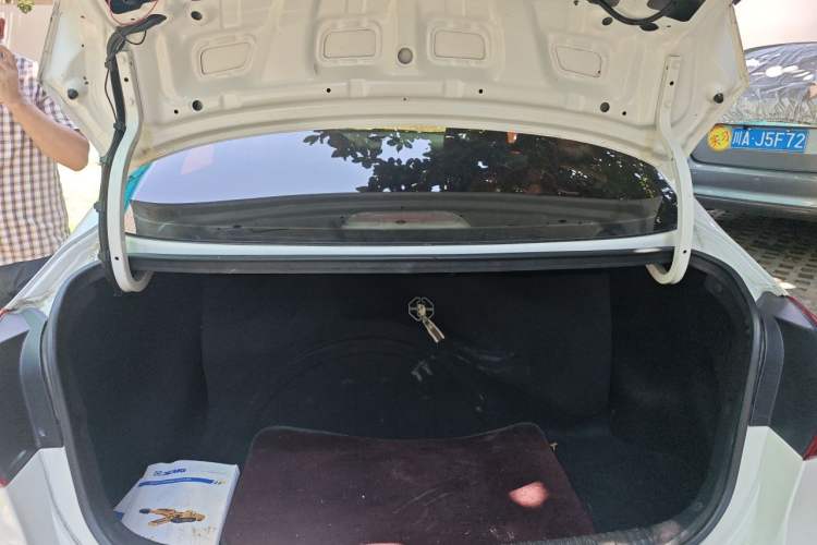 Used Kia K3 2016 1.6L Automatic GLS Trunk