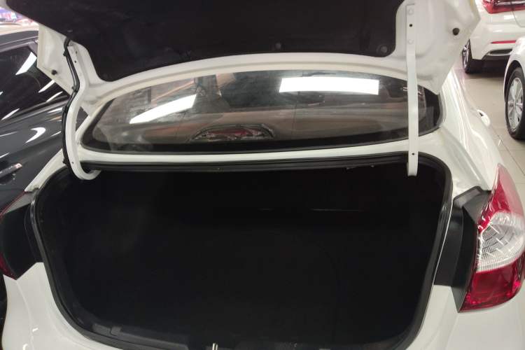 Used Kia K3 2016 1.6L Automatic with Sunroof Trunk