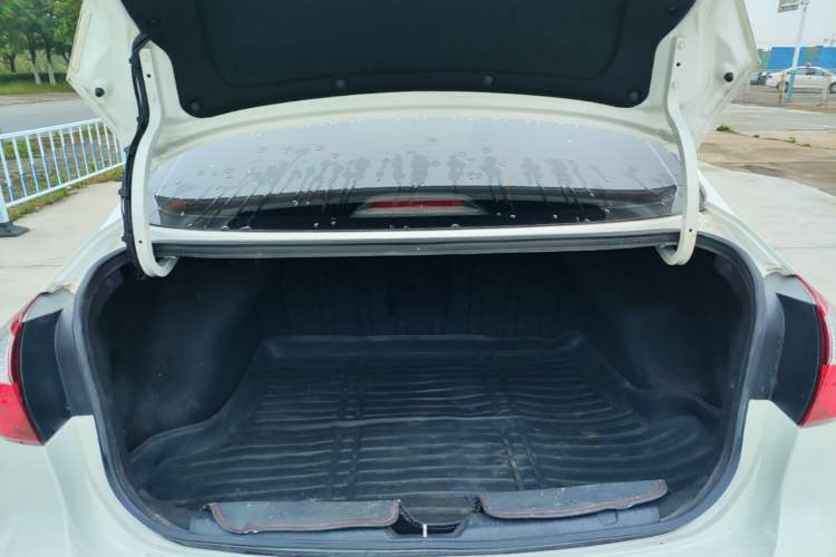 Used Kia K3 2016 1.6L Automatic with Sunroof Trunk