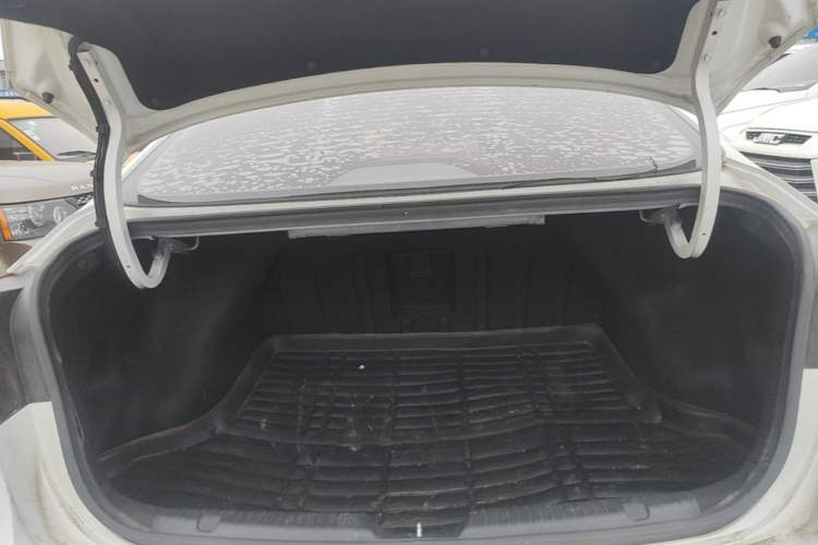 Used Kia K3 2016 1.6L Automatic GLS Trunk