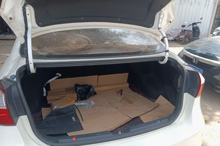 Used Kia K3 2016 1.6L Automatic with Sunroof Trunk
