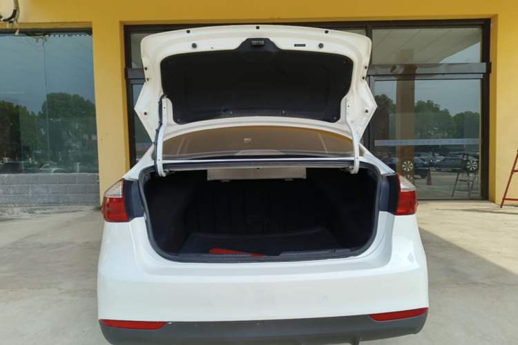 Used Kia K3 2016 1.6L Automatic GLS Trunk