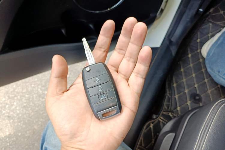 Used Kia K3 2016 1.6L Manual GLS Vehicle Key