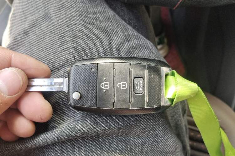 Used Kia K3  Vehicle Key