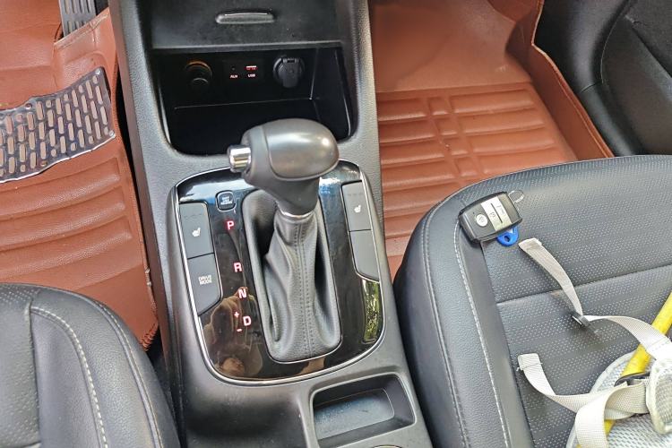 Used Kia K3 2017 1.6L Automatic 15th Anniversary Special Edition GLS Gear Lever