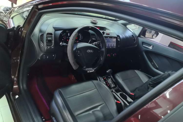 Used Kia K3 2017 1.6L Automatic 15th Anniversary Special Edition GLS Center Console