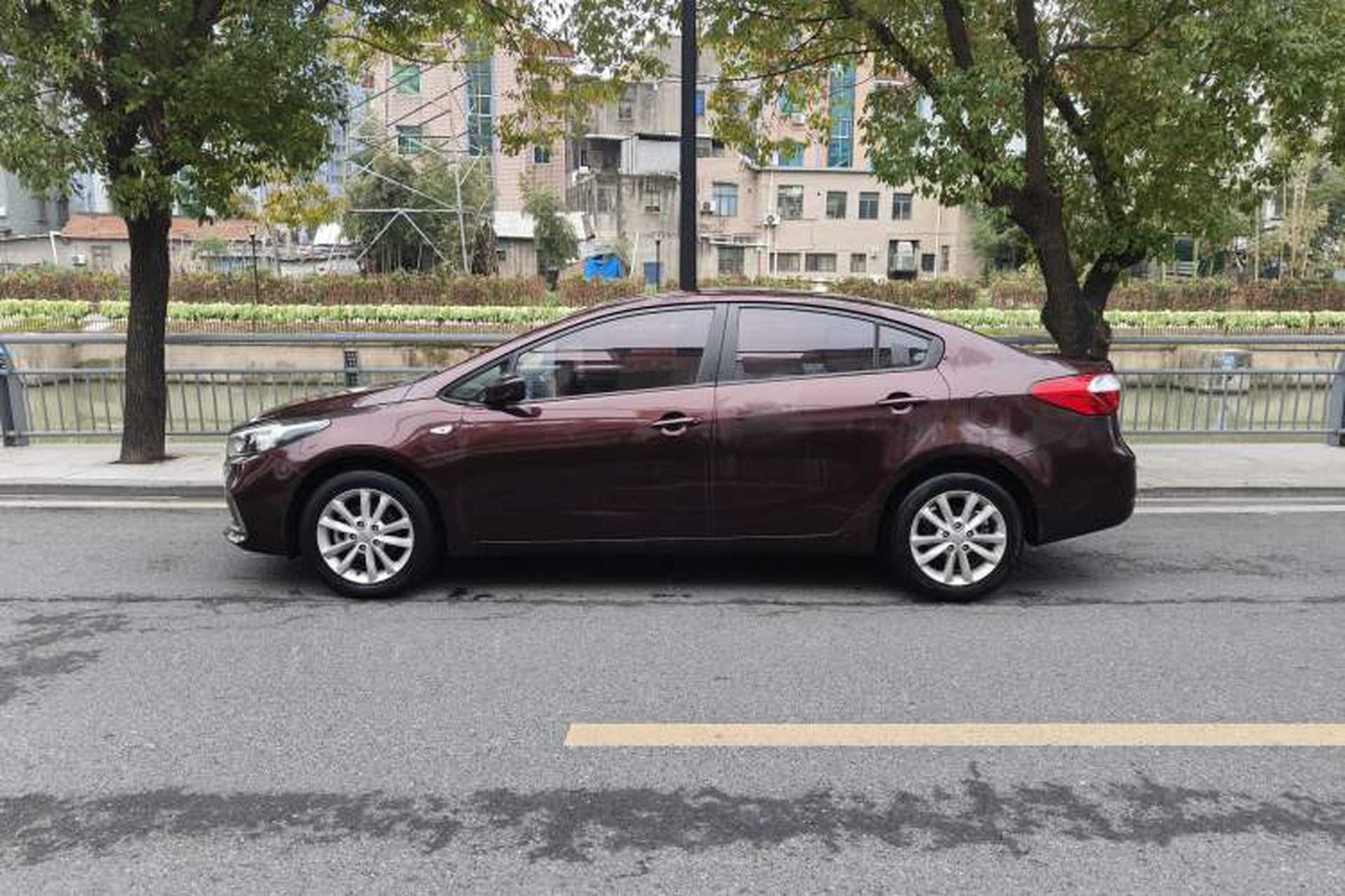 Used Kia K3 2017 1.6L Automatic 15th Anniversary Special Edition GLS Exterior 6
