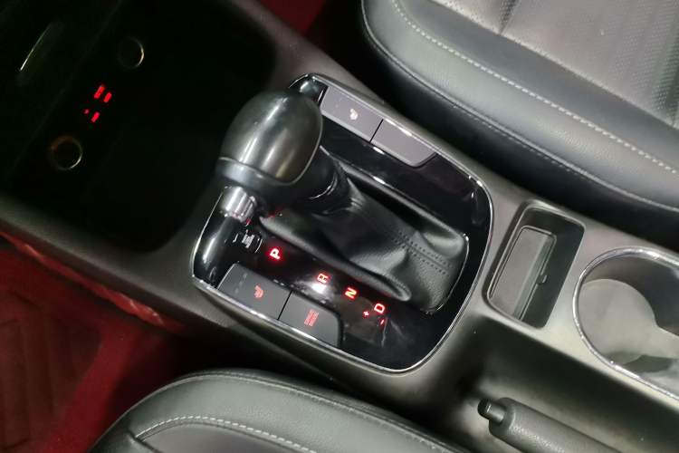 Used Kia K3 2017 1.6L Automatic 15th Anniversary Special Edition GLS Gear Lever