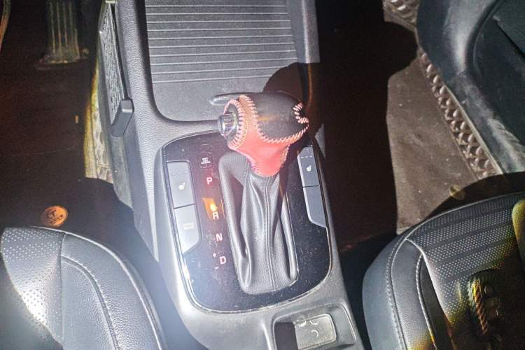 Used Kia K3 2017 1.6L Automatic 15th Anniversary Special Edition GLS Gear Lever