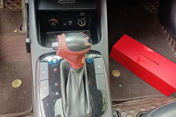 Used Kia K3 2017 1.6L Automatic 15th Anniversary Special Edition GLS Gear Lever