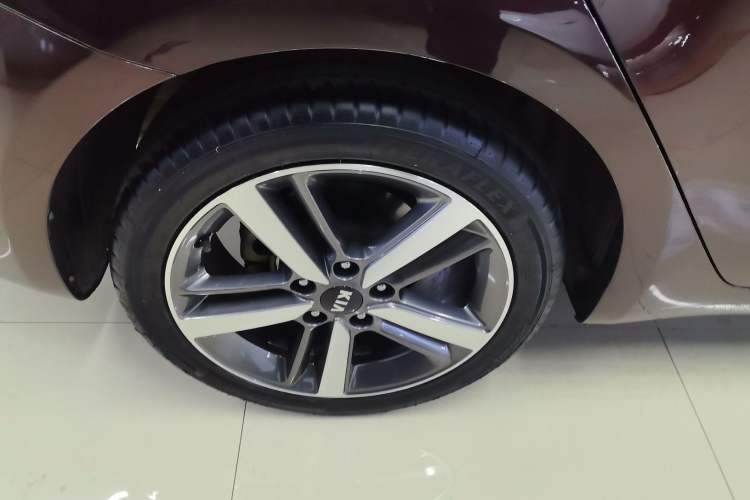 Used Kia K3 2017 1.6L Automatic 15th Anniversary Special Edition GLS Right Rear Wheel Hub