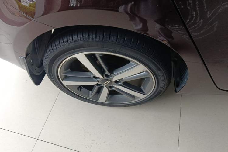 Used Kia K3 2017 1.6L Automatic 15th Anniversary Special Edition GLS Right Rear Wheel Hub