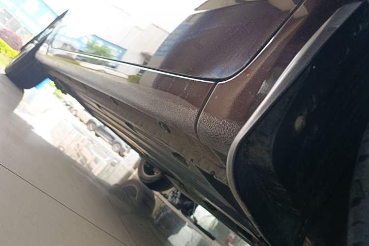 Used Kia K3 2017 1.6L Automatic 15th Anniversary Special Edition GLS Right Side Sill