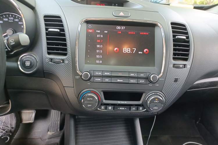Used Kia K3 2017 1.6L Automatic 15th Anniversary Special Edition GLS Audio And AC Panel