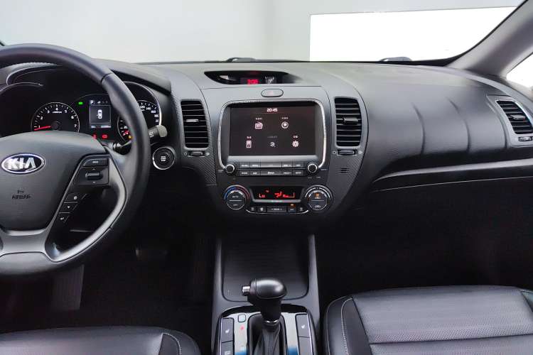 Used Kia K3 2017 1.6L Automatic 15th Anniversary Special Edition GLS Audio And AC Panel