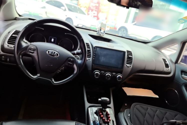 Used Kia K3 2017 1.6L Automatic 15th Anniversary Special Edition GLS Center Console