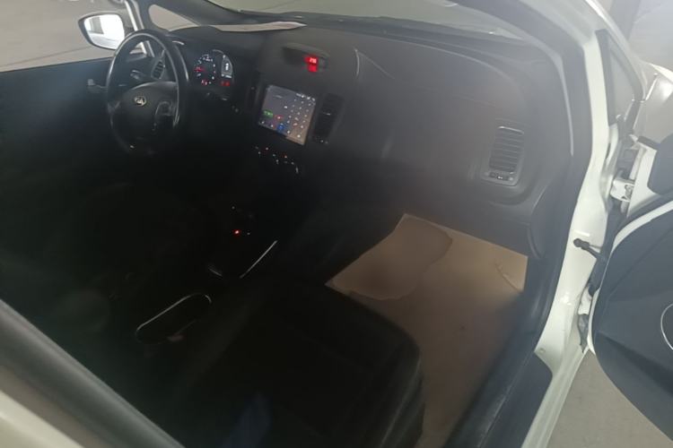 Used Kia K3 2017 1.6L Automatic 15th Anniversary Special Edition GLS Center Console