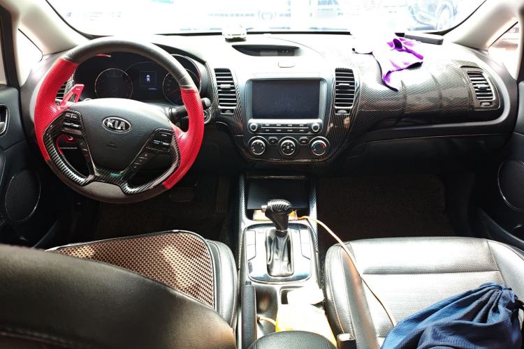 Used Kia K3 2017 1.6L Automatic 15th Anniversary Special Edition GLS Center Console