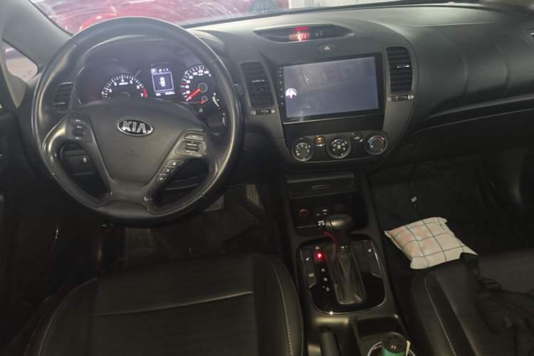 Used Kia K3 2017 1.6L Automatic 15th Anniversary Special Edition GLS Center Console