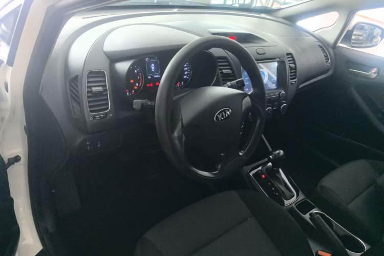 Used Kia K3 2017 1.6L Automatic 15th Anniversary Special Edition GLS Center Console