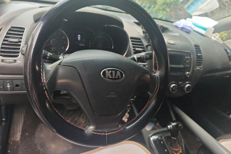 Used Kia K3 2017 1.6L Automatic 15th Anniversary Special Edition GLS Center Console