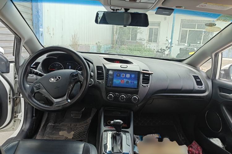 Used Kia K3 2017 1.6L Automatic 15th Anniversary Special Edition GLS Center Console