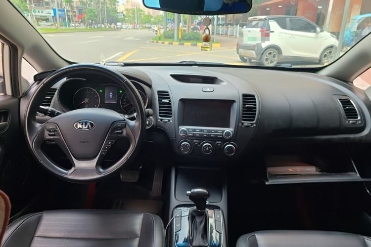 Used Kia K3 2017 1.6L Automatic 15th Anniversary Special Edition GLS Center Console
