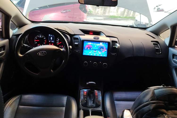 Used Kia K3 2017 1.6L Automatic 15th Anniversary Special Edition GLS Center Console