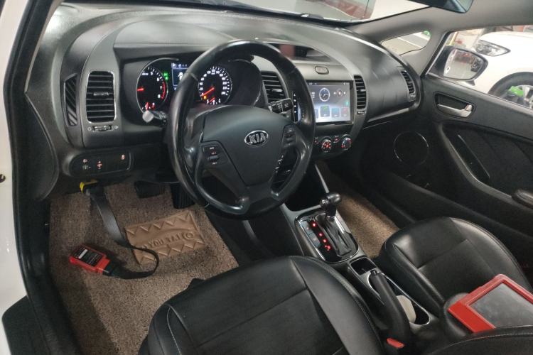 Used Kia K3 2017 1.6L Automatic 15th Anniversary Special Edition GLS Center Console
