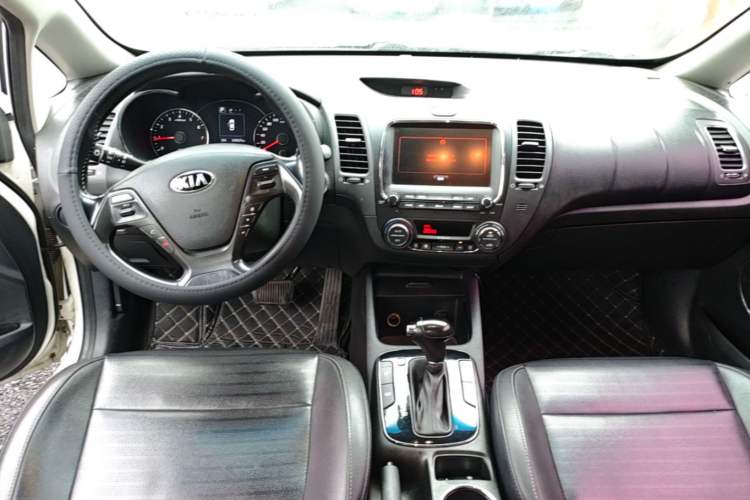 Used Kia K3 2017 1.6L Automatic 15th Anniversary Special Edition GLS Center Console